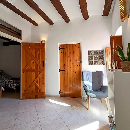 Casa En La Valleta Holiday home Ginestar